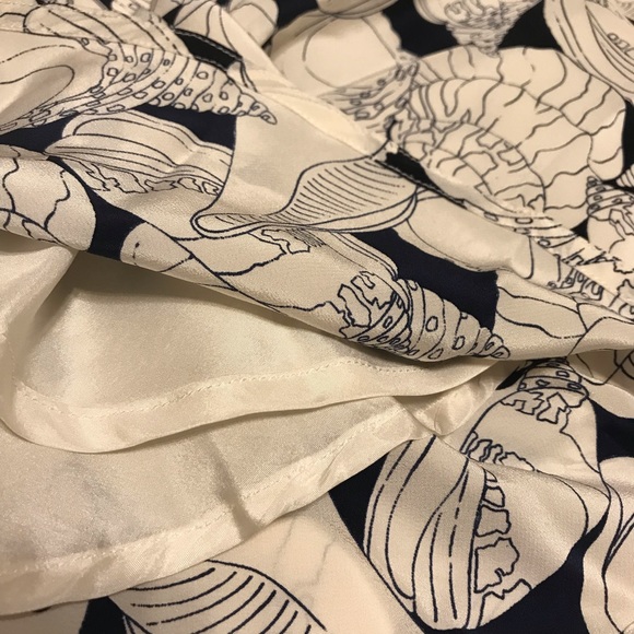 Vintage Gucci Silk Skirt 44 - Picture 4 of 8